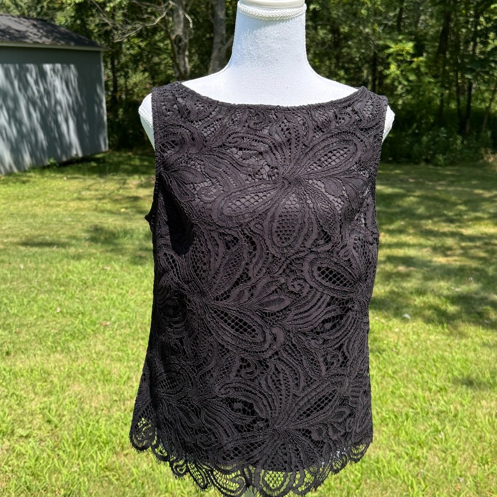 Trina Turk Black Lace Sleeveless Blouse, NWT Size M Elegant Lined Tank